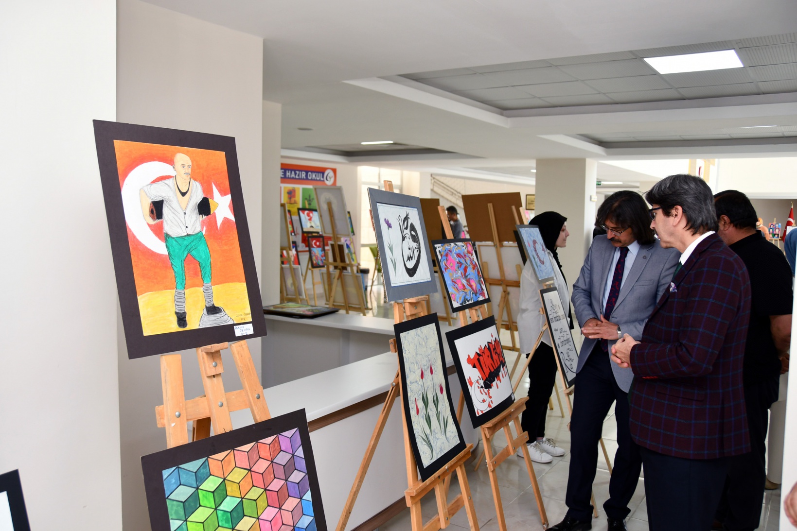 Gümüşhane Lisesi öğrencilerinin resim sergisi beğeni topladı 1