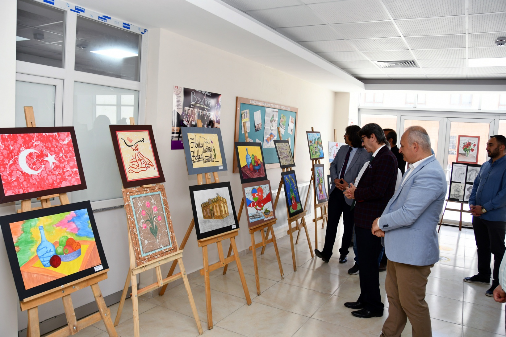 Gümüşhane Lisesi öğrencilerinin resim sergisi beğeni topladı 11