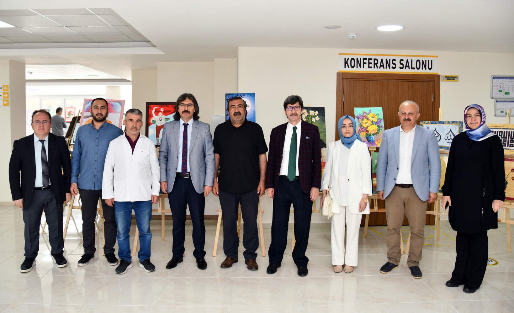 Gümüşhane Lisesi öğrencilerinin resim sergisi beğeni topladı 8