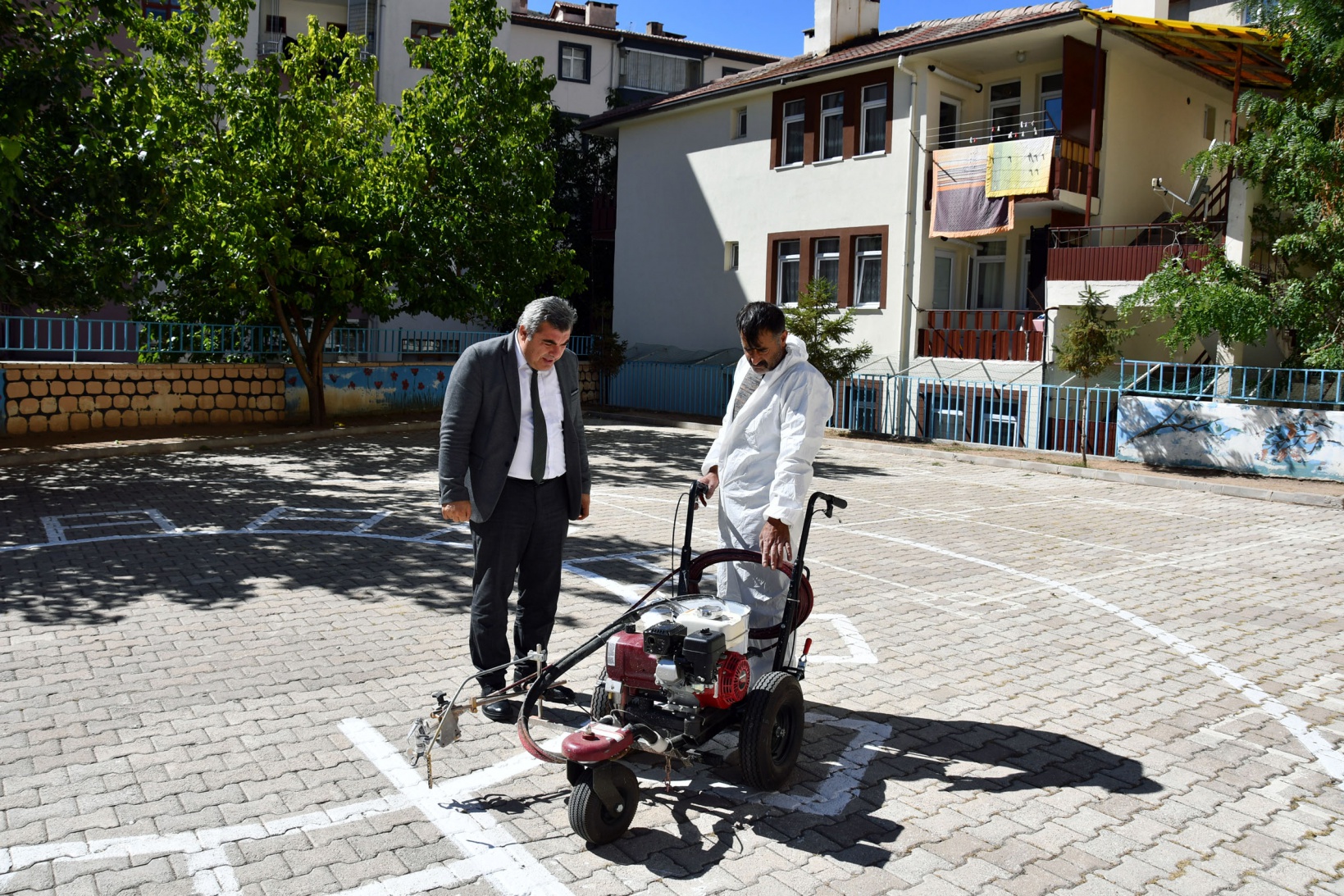 Gümüşhane’de okul bahçeleri rengarenk oyun alanlarına dönüşüyor 2