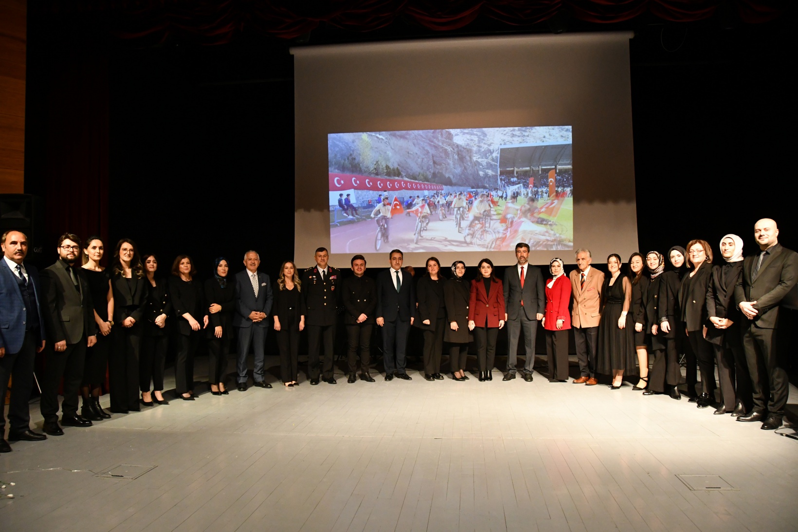 Gümüşhane’de Öğretmenler Günü kutlandı 21