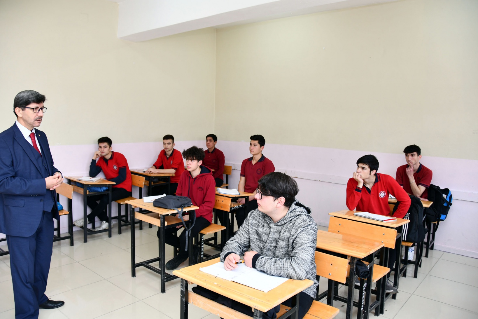 Yalçın 41 okul ve kurumu ziyaret etti 4