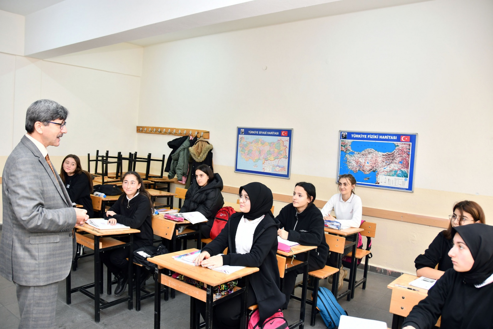 Yalçın 41 okul ve kurumu ziyaret etti 12