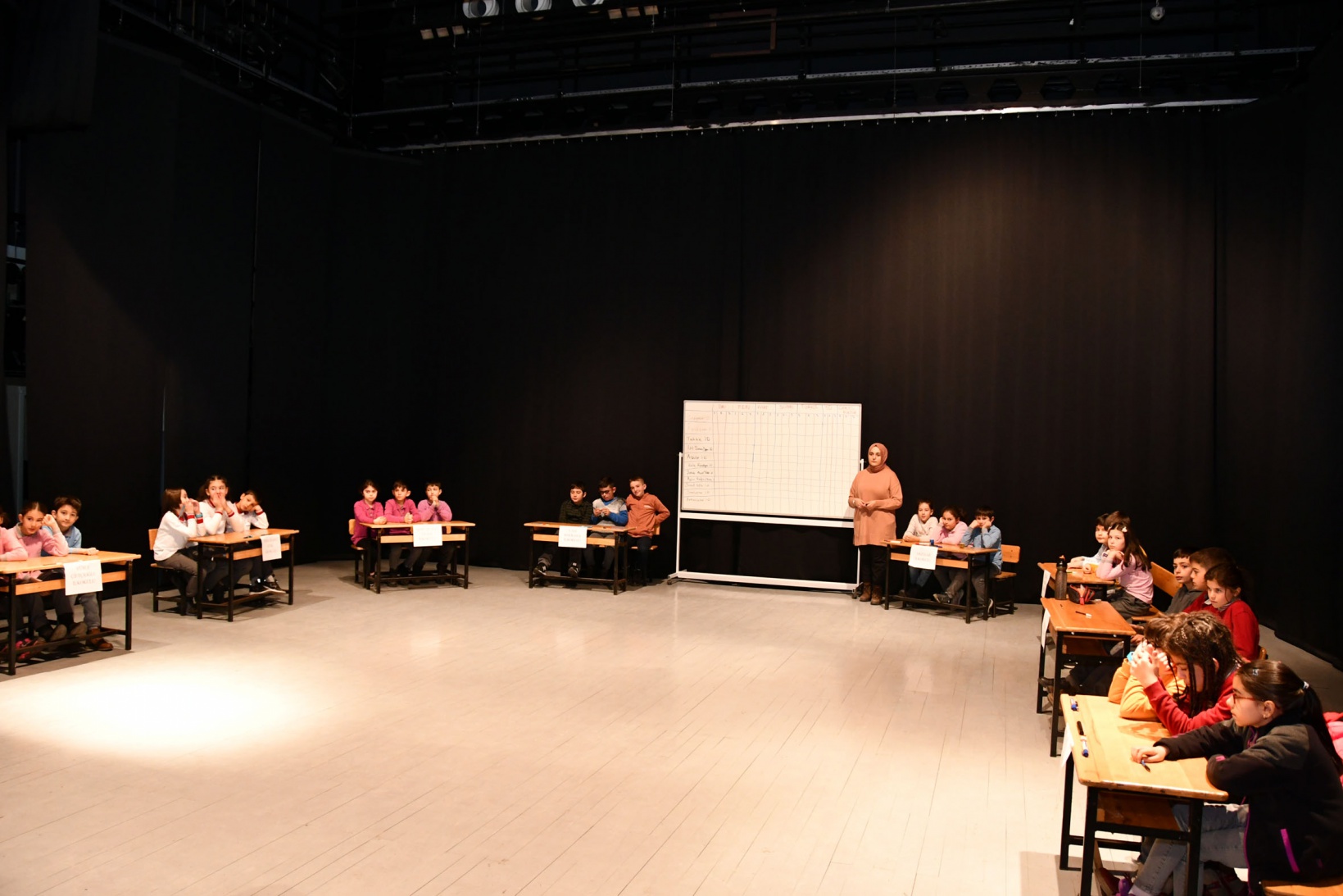 4. sınıflara bilgi yarışması yapıldı 25