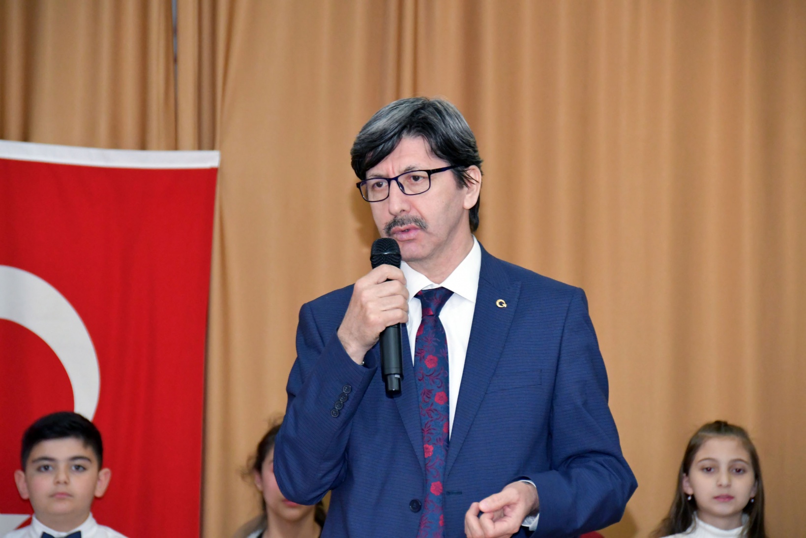 İstiklal Marşını en güzel okumak için yarıştılar 2