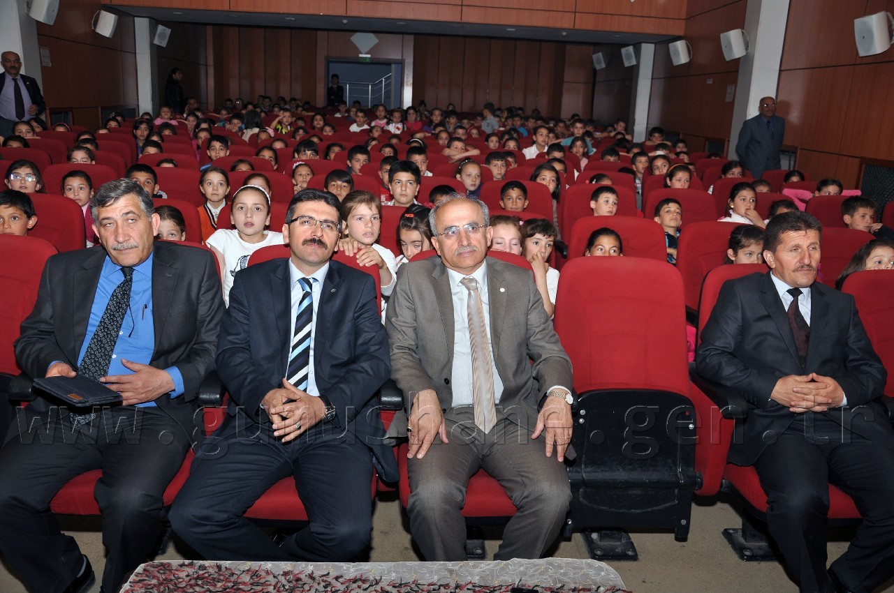 Çocuk Masalları Yazarı Yücel Feyzioğlu Küçük Okurlarıyla Bir Araya Geldi 1