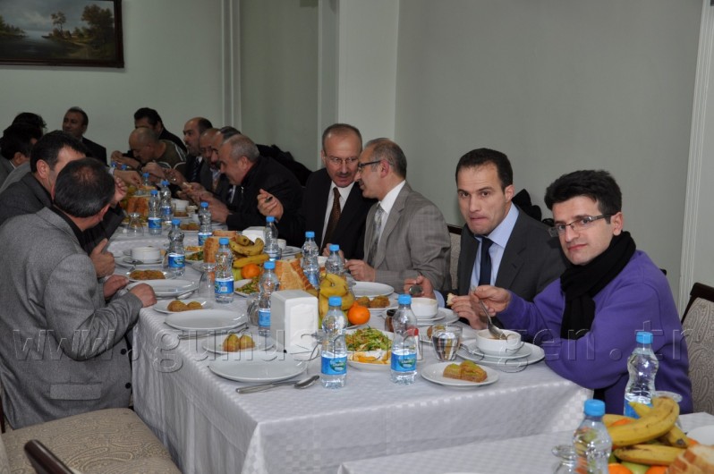 Eğitimcilerden Yıldırım'a Veda Yemeği 9