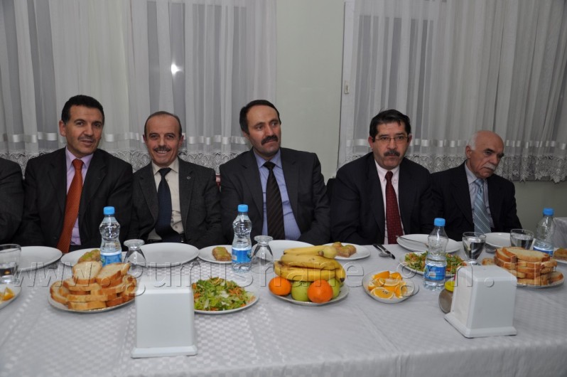 Eğitimcilerden Yıldırım'a Veda Yemeği 3