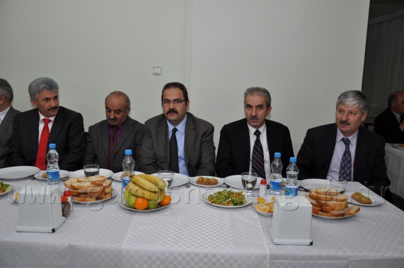 Eğitimcilerden Yıldırım'a Veda Yemeği 5