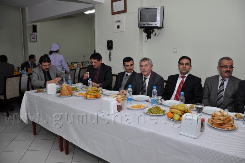 Eğitimcilerden Yıldırım'a Veda Yemeği 6