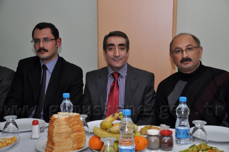 Eğitimcilerden Yıldırım'a Veda Yemeği 7