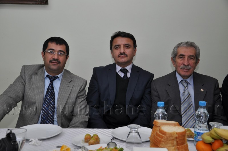 Eğitimcilerden Yıldırım'a Veda Yemeği 8