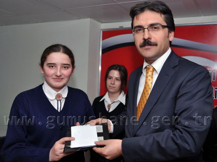 Gümüşhane Okuyor Projesi Ödül Töreni Düzenlendi 5