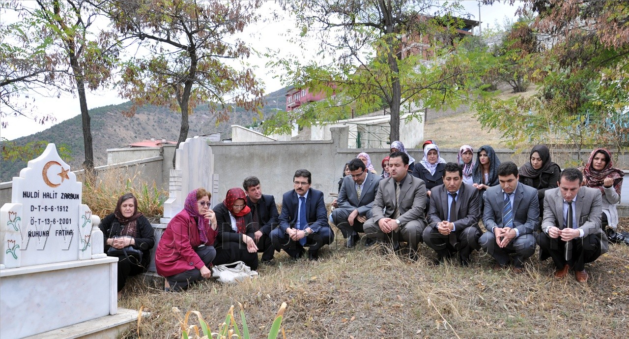 Halit Zarbun Mezarı Başında Anıldı 3