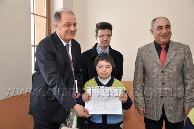 Engelli Öğrencilerin Karne Sevinci 2