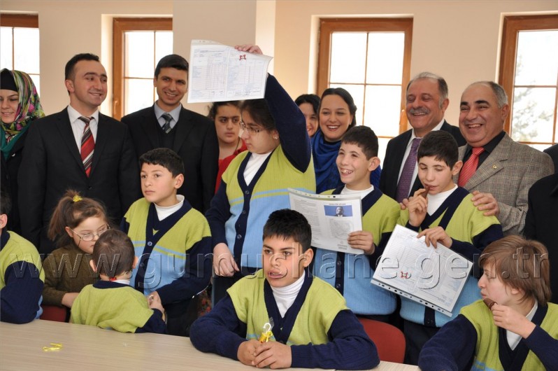 Engelli Öğrencilerin Karne Sevinci 3