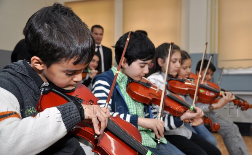 Gümüşhane'de Öğrencilere Ebru ve Keman Kursu 6