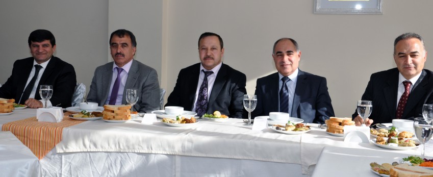 Öğrencilerden Protokole Yemek 5