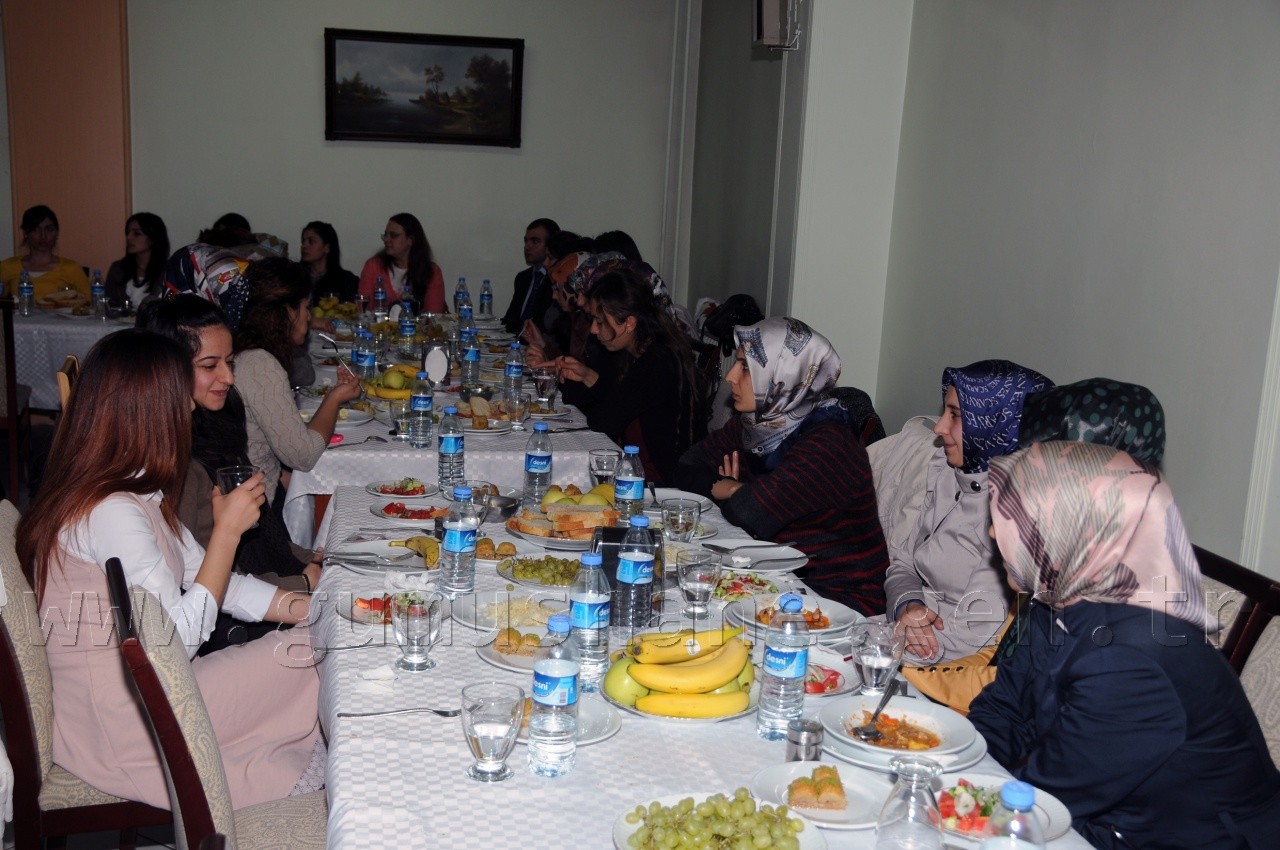 Gümüşhane'de Yeni Öğretmenlere Yemek 8