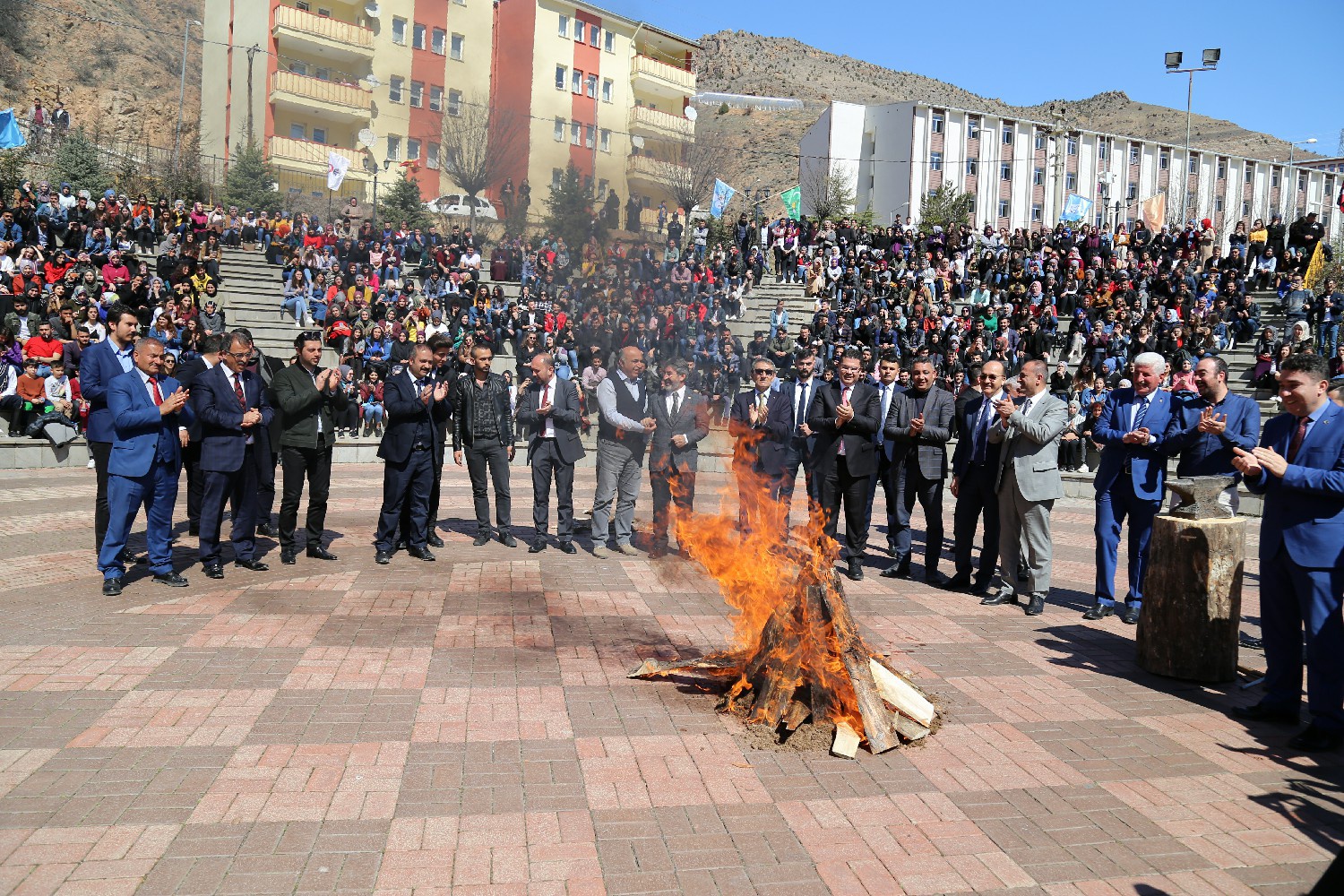 GÜ’de Nevruz Programı Coşkulu Bir Şekilde Kutlandı 10