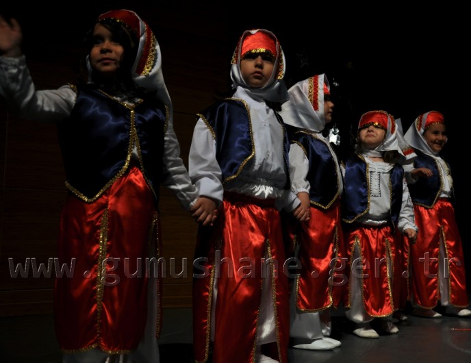 Minik Öğrenciler Kep Attı 12