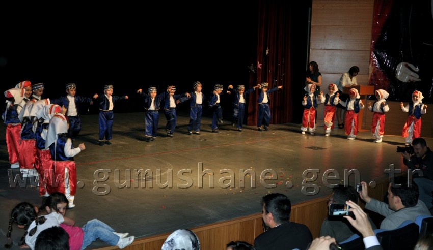 Minik Öğrenciler Kep Attı 13