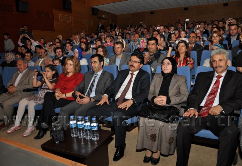 Minik Öğrenciler Kep Attı 4