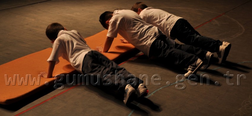 Minik Öğrenciler Kep Attı 5