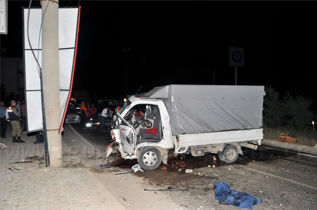 Gümüşhane'de Feci Kaza: 1 Ölü, 3 Yaralı 9