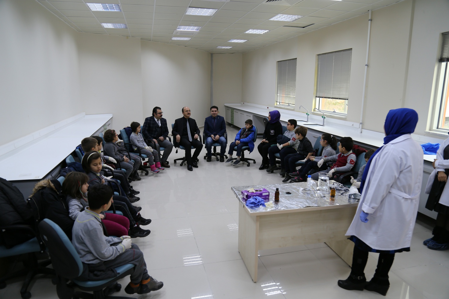 Öğrencilere laboratuvar tanıtıldı 2
