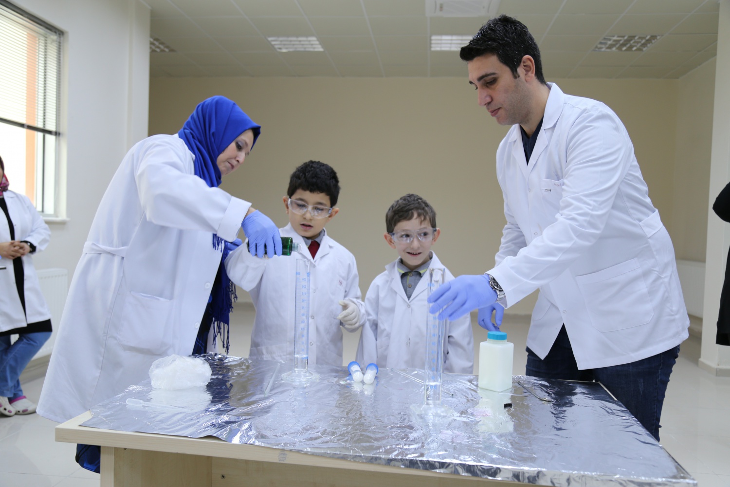 Öğrencilere laboratuvar tanıtıldı 5