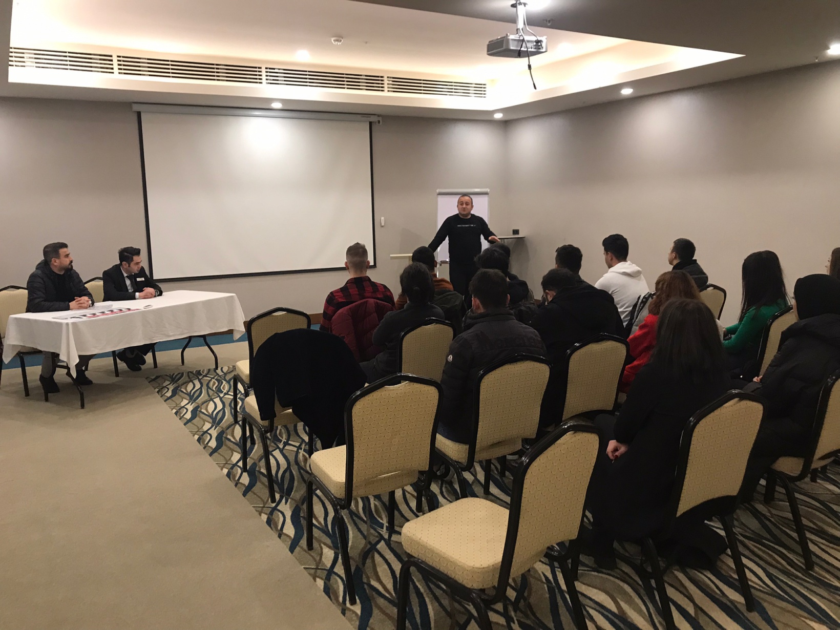 GÜ öğrencilerinden Ramada’ya ziyaret 4