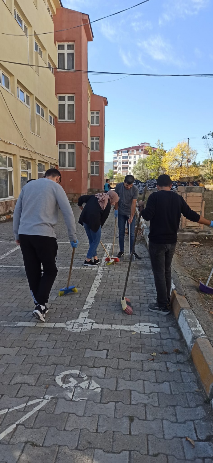 Şiran’da üniversite öğrencilerinden örnek çalışma 1