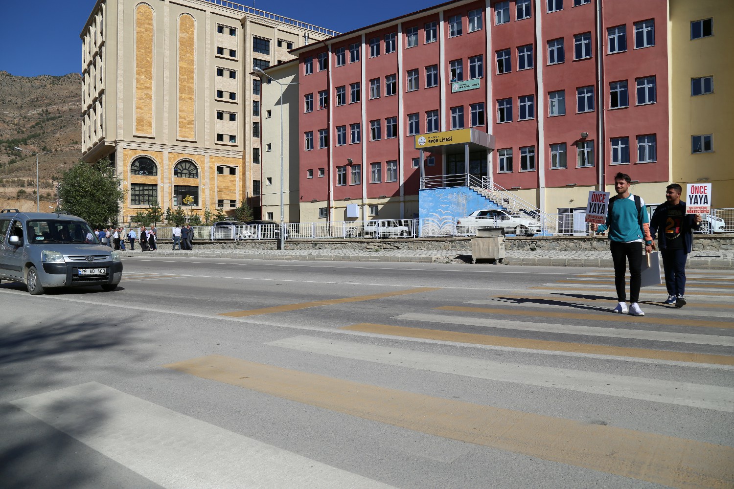 Üniversite’de ‘Öncelik Hayatın, Öncelik Yayanın’ 6