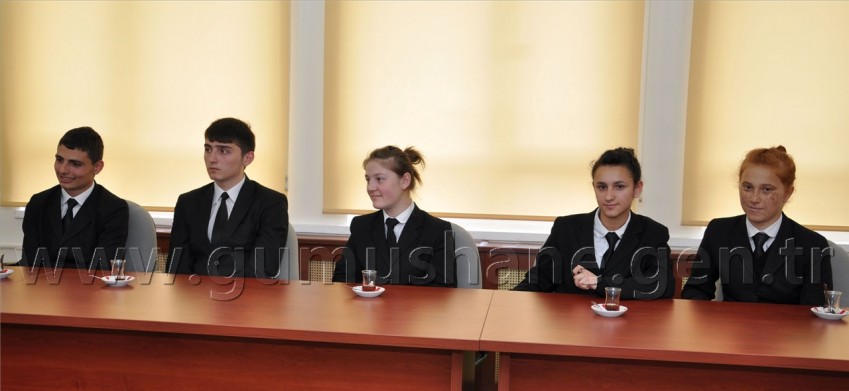 Gümüşhaneli 5 Öğrenci Avrupa Yolcusu  2