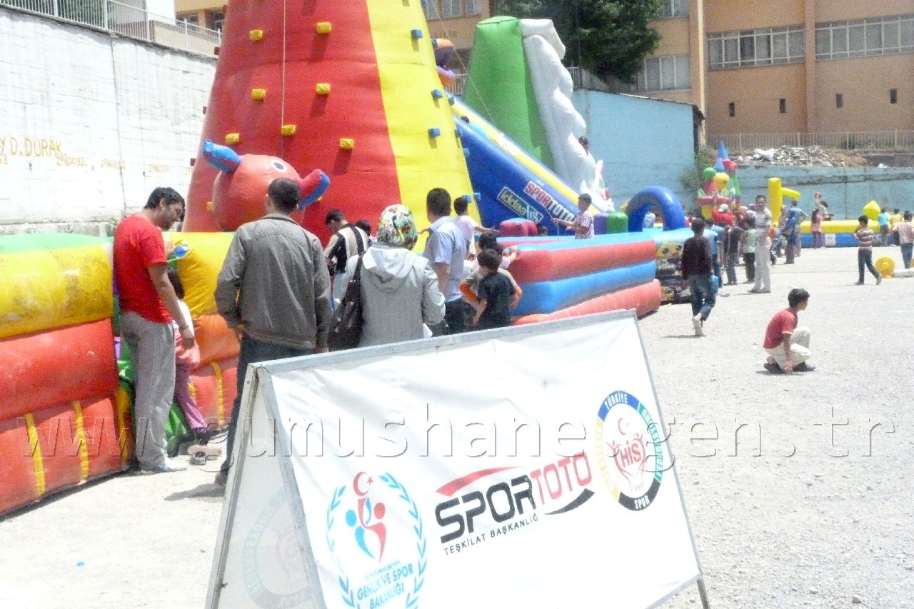 Gümüşhane'de Çocuklar ve Gençler Doyasıya Eğlendi 1