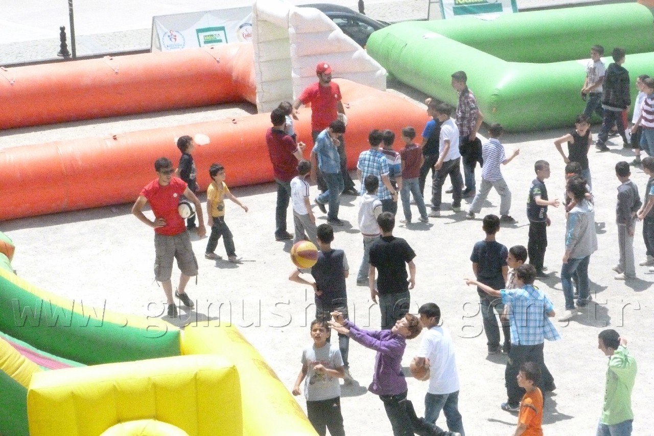 Gümüşhane'de Çocuklar ve Gençler Doyasıya Eğlendi 6