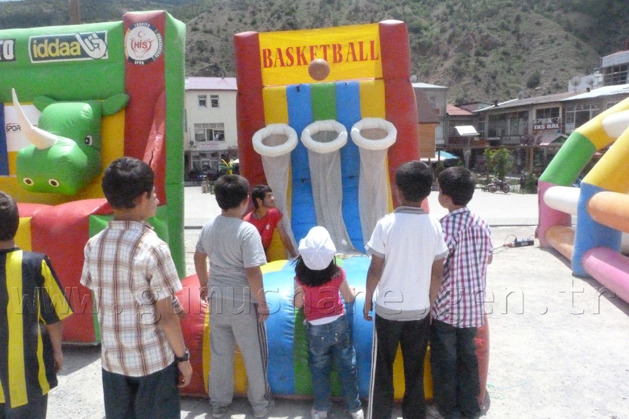 Gümüşhane'de Çocuklar ve Gençler Doyasıya Eğlendi 8