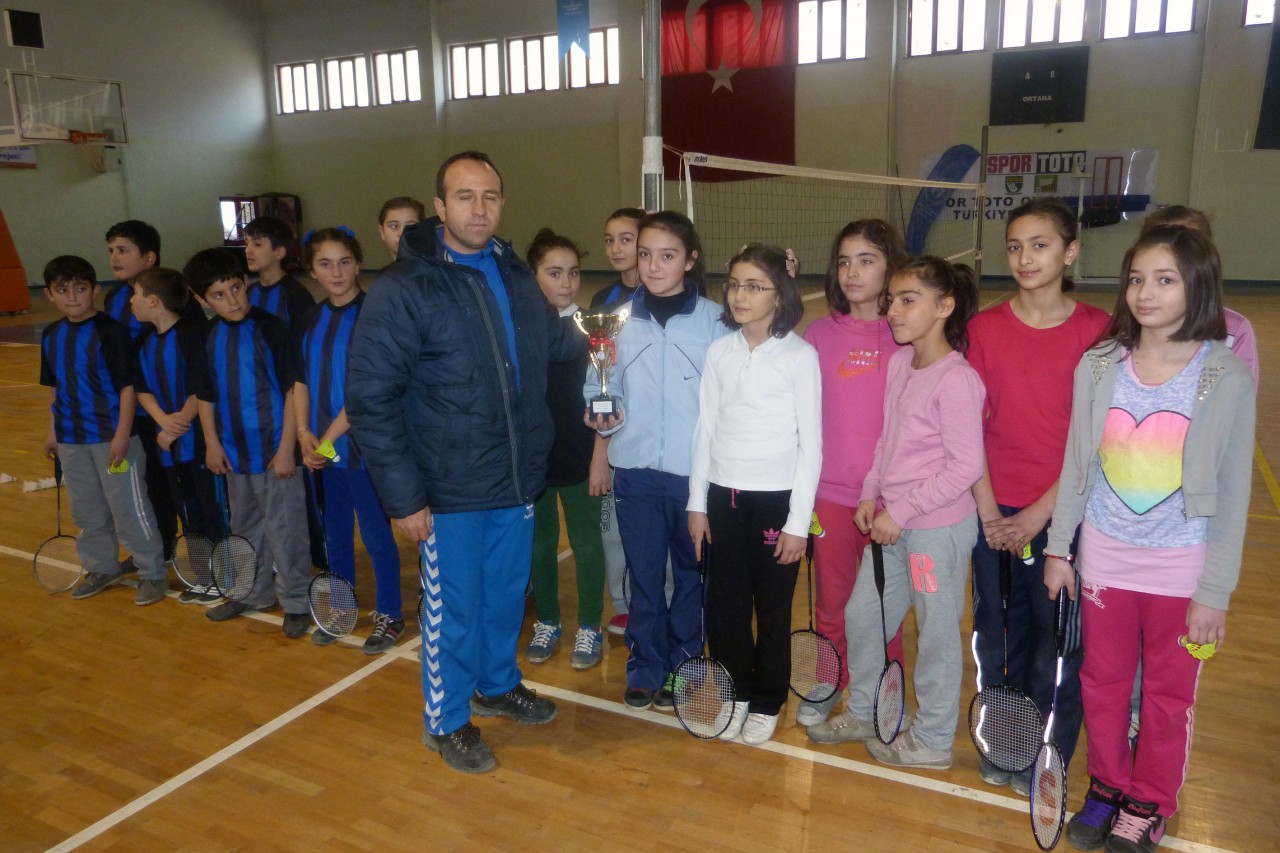 Okul Sporları Badminton Şampiyonası Sona Erdi 2