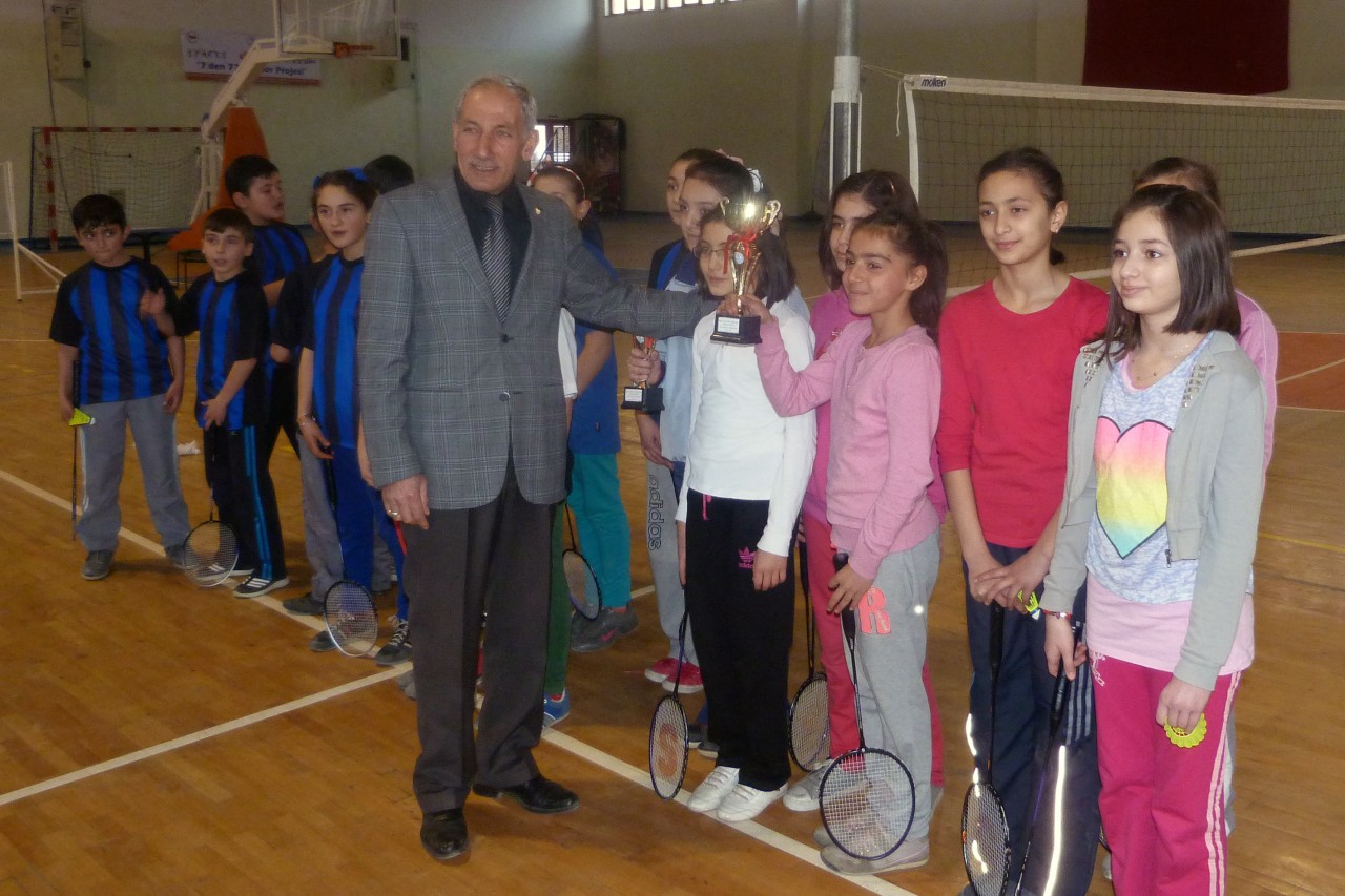 Okul Sporları Badminton Şampiyonası Sona Erdi 4