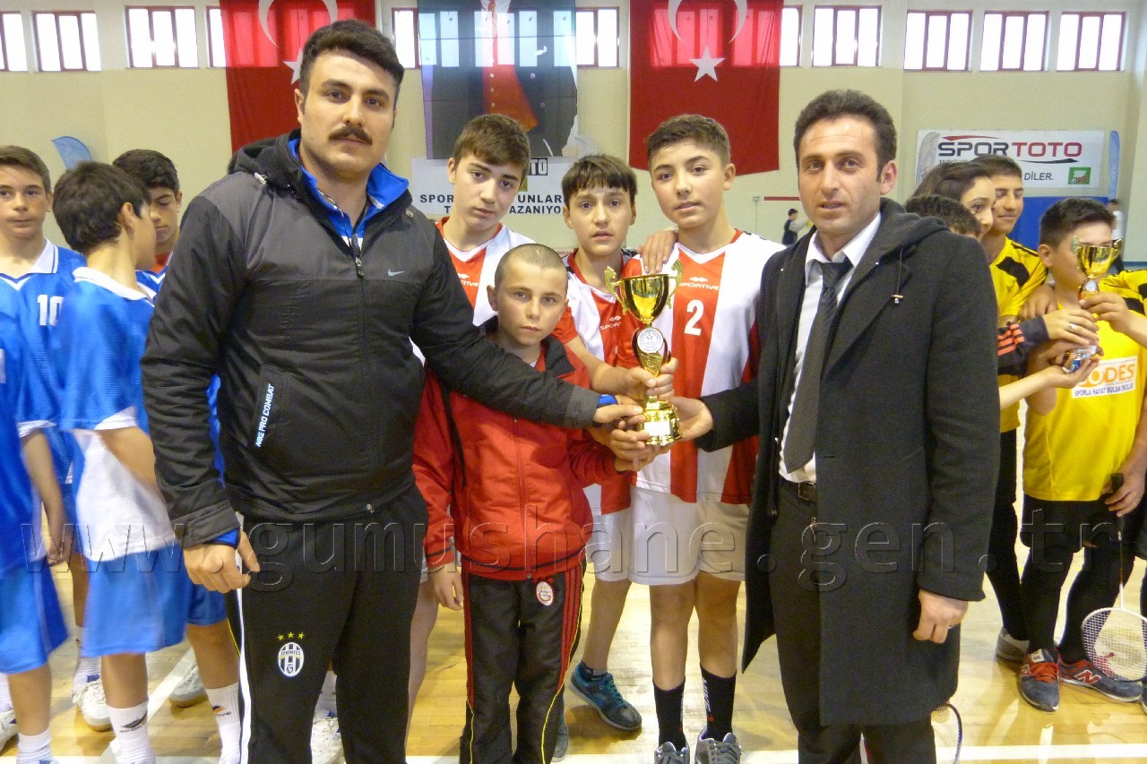 Badminton’da Kelkit ve Kürtün birinci oldu 3