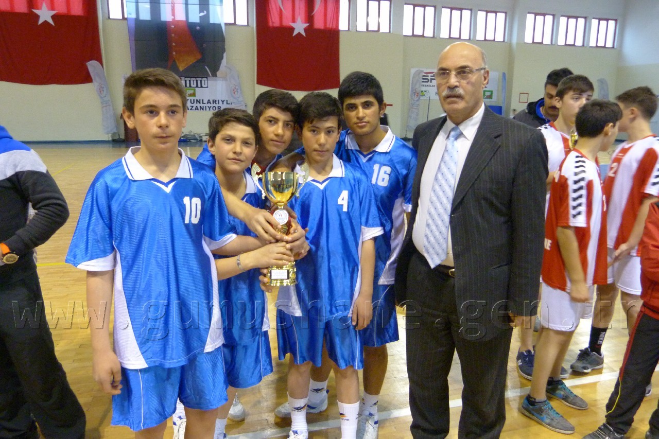 Badminton’da Kelkit ve Kürtün birinci oldu 4