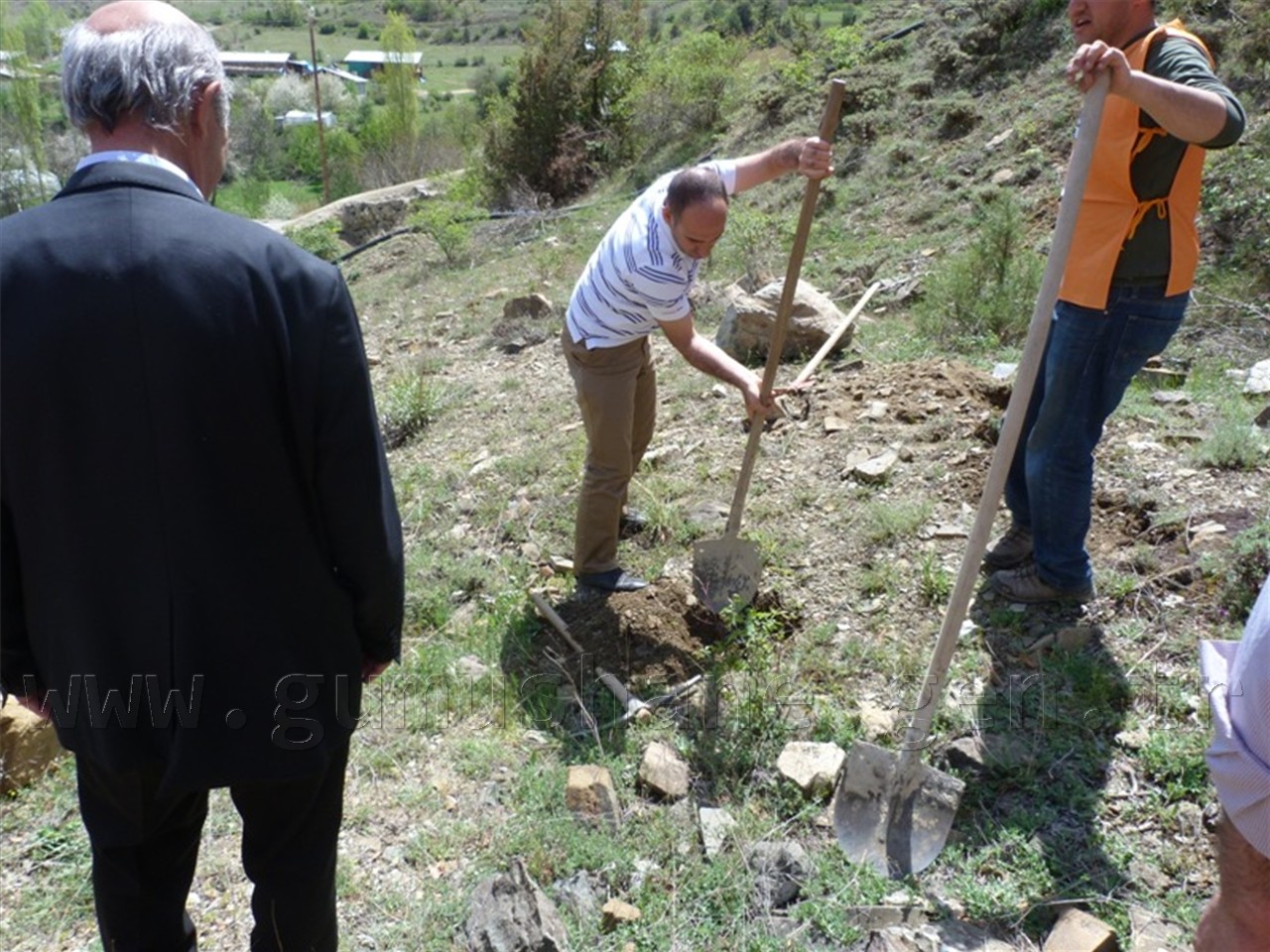 TEMA, 300 Fidanı Toprakla Buluşturdu 11