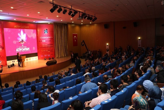 ‘Pembe Kimlik’ en iyi ikinci film seçildi 3