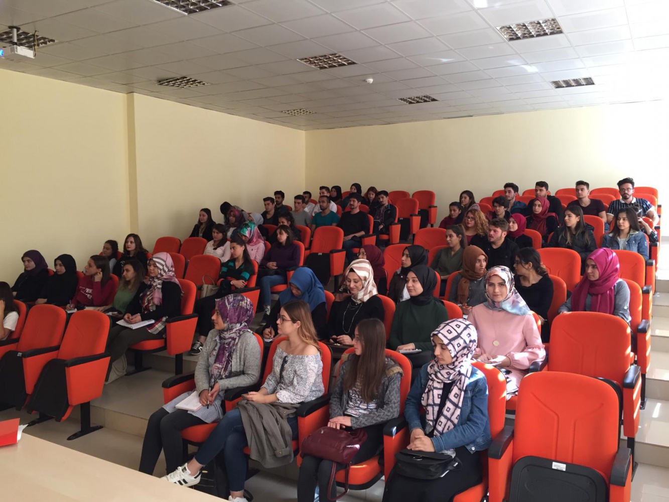 Üniversite öğrencilerine aile eğitimi verildi 3