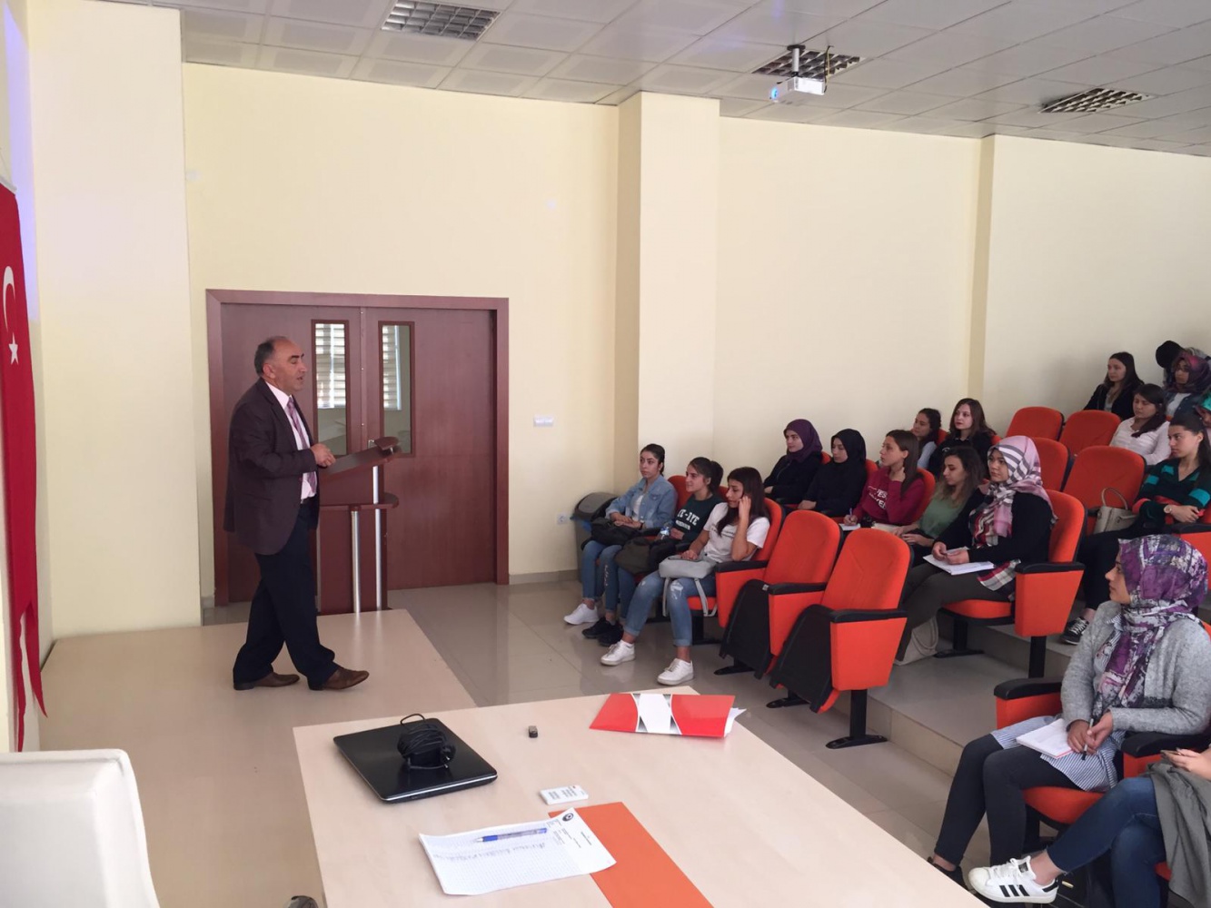 Üniversite öğrencilerine aile eğitimi verildi 1