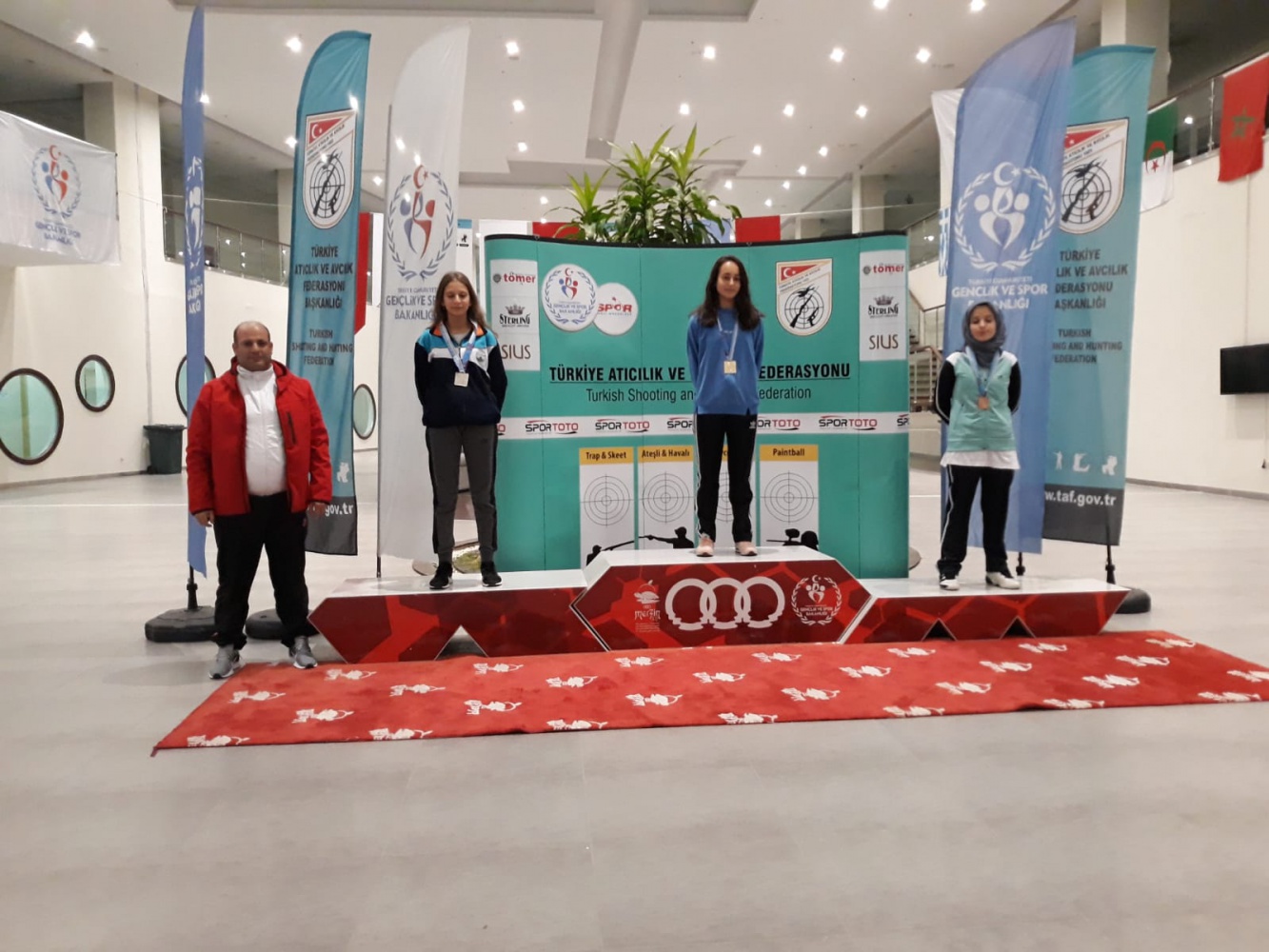 Şampiyon atıcılardan altın madalyalar 1