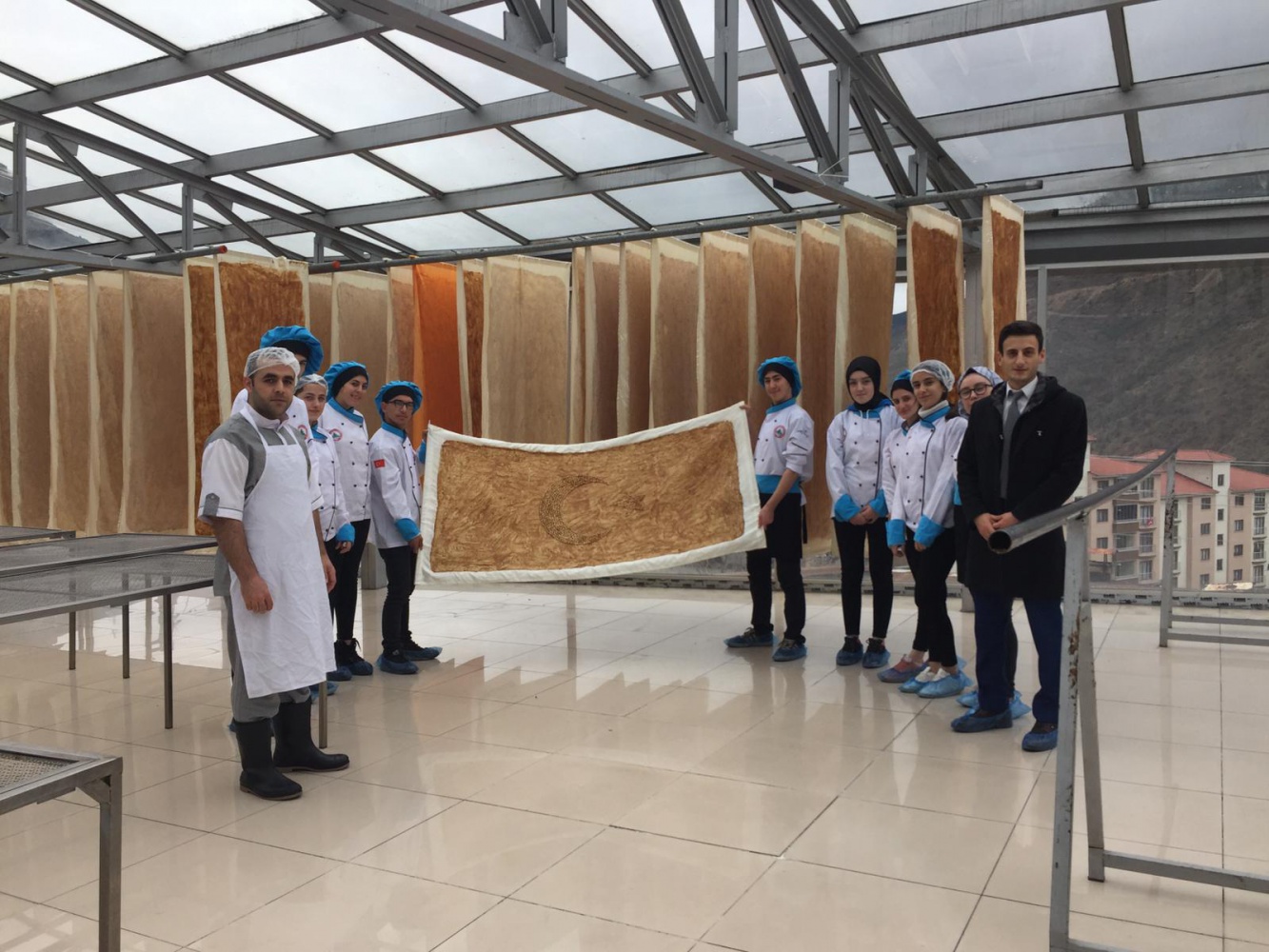 Öğrenciler pestil-köme yapmayı okulda öğreniyor 7