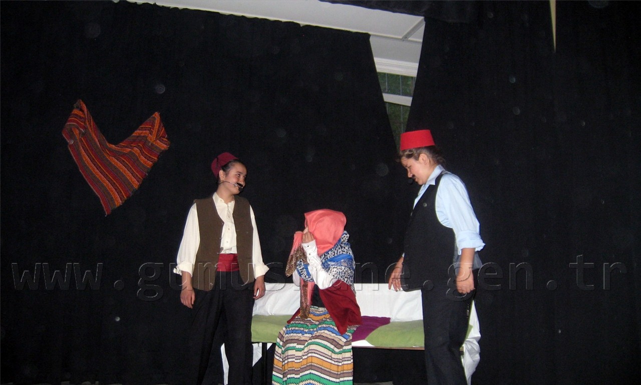 Kız Teknik ve Meslek Lisesi Öğrencilerinden Tiyatro 2