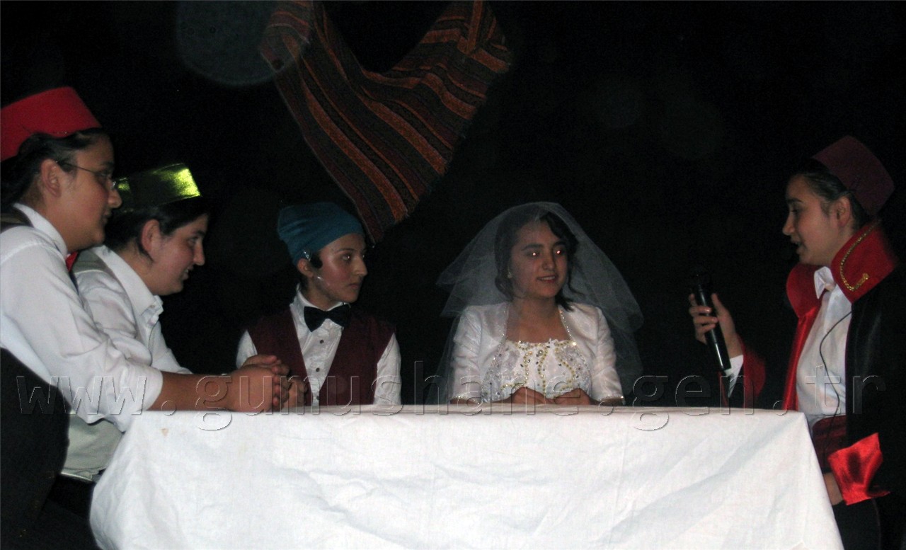 Kız Teknik ve Meslek Lisesi Öğrencilerinden Tiyatro 4